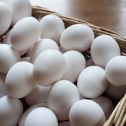 peel boiled eggs easily