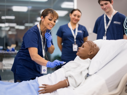 Difference Between BSN and- RN Blog Thumbnail